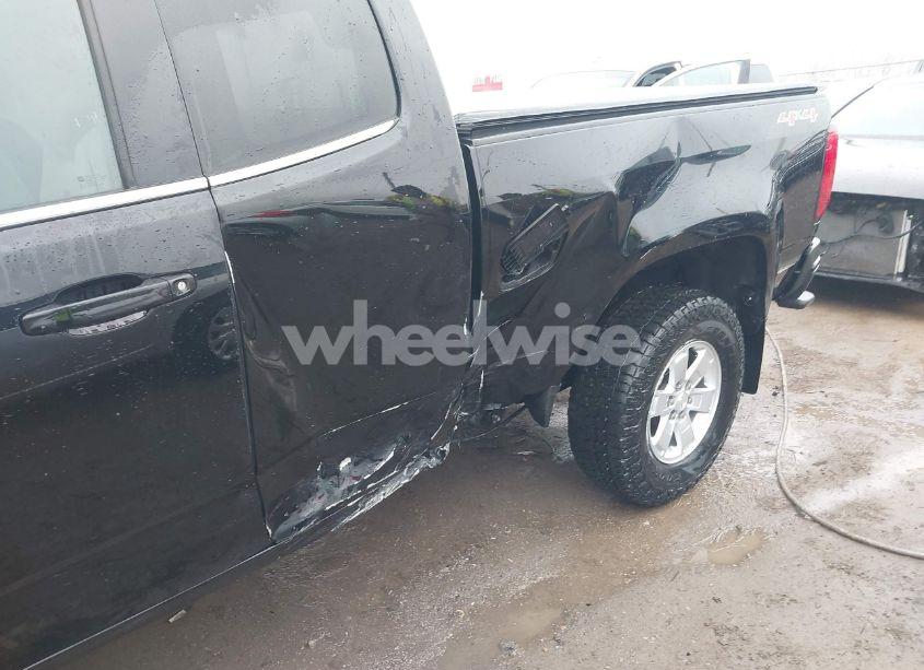 Photo 6 of 2019 Chevrolet Colorado WT (VIN 1GCHTBEN6K1136575)