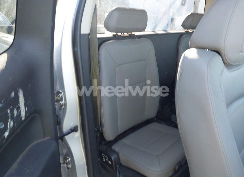 Photo 8 of 2019 Chevrolet Colorado WT (VIN 1GCHTBEN7K1113810)