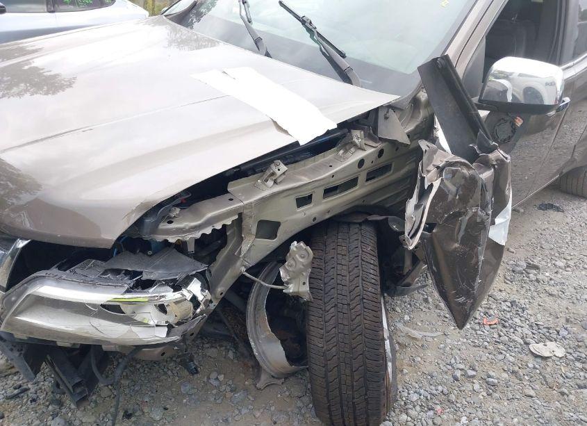 Photo 6 of 2016 Chevrolet Colorado LT (VIN 1GCHTCE31G1395647)