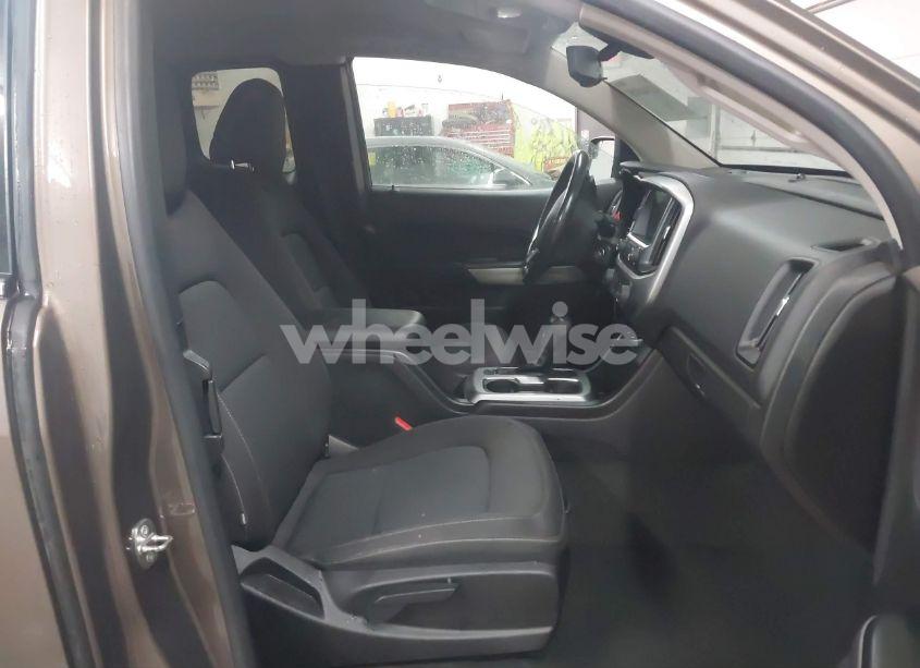 Photo 5 of 2016 Chevrolet Colorado LT (VIN 1GCHTCE35G1367432)