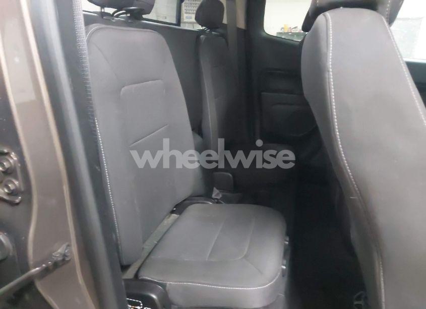 Photo 8 of 2016 Chevrolet Colorado LT (VIN 1GCHTCE35G1367432)