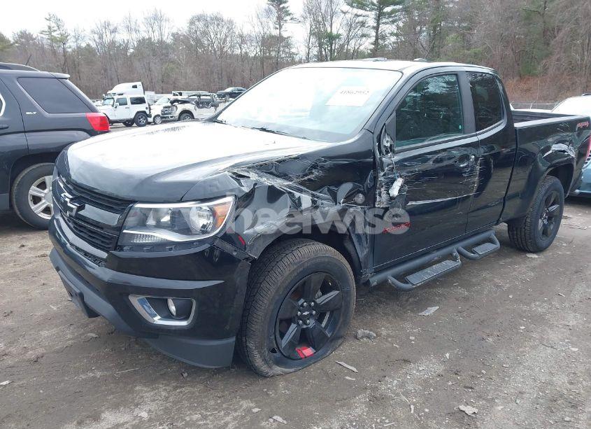 Photo 2 of 2018 Chevrolet Colorado LT (VIN 1GCHTCEA5J1122507)