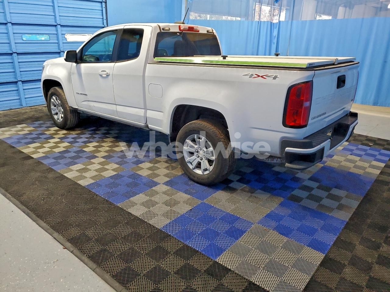 Photo 2 of 2022 CHEVROLET COLORADO LT (VIN 1GCHTCEA7N1140805)