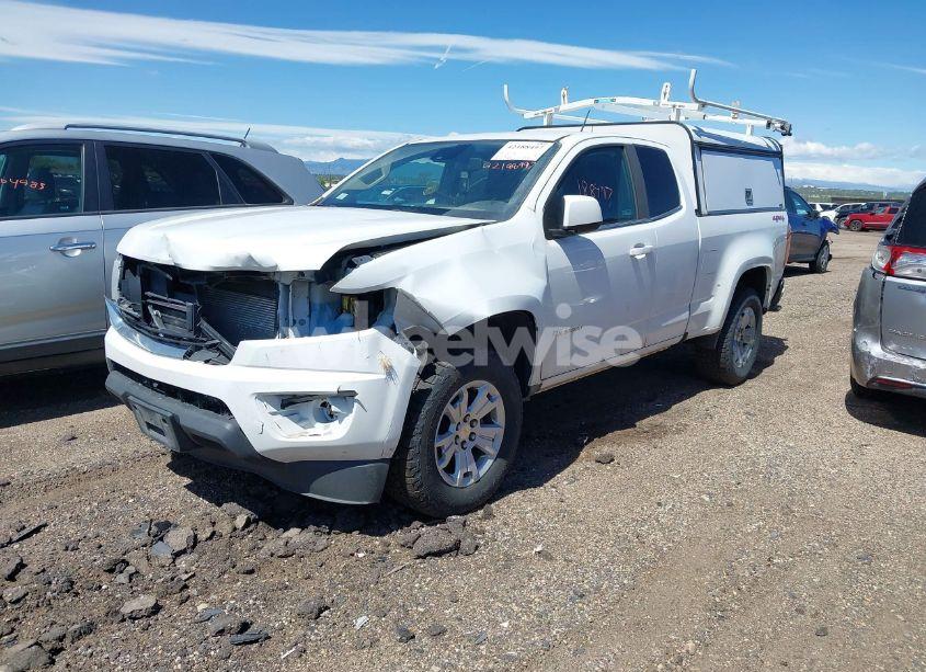 Photo 2 of 2019 Chevrolet Colorado LT (VIN 1GCHTCEA8K1124639)