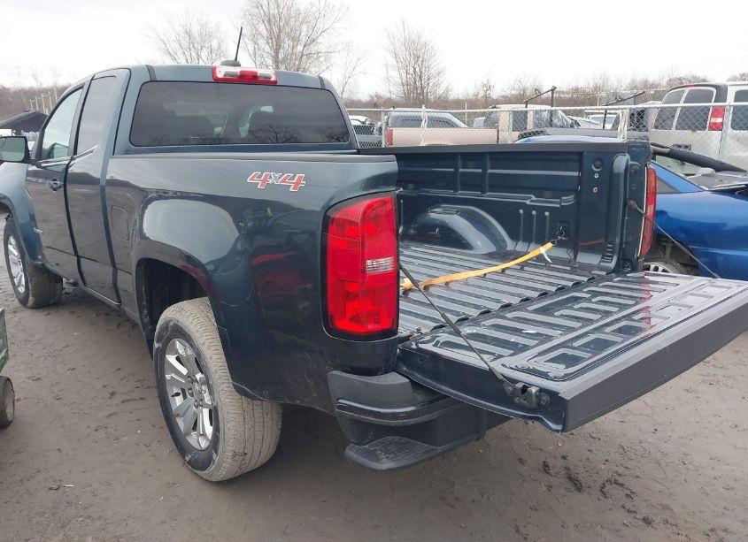 Photo 3 of 2019 Chevrolet Colorado LT (VIN 1GCHTCEAXK1222748)