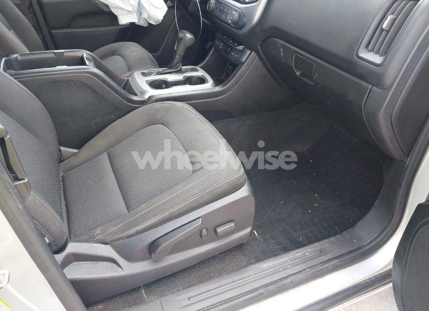 Photo 5 of 2018 Chevrolet Colorado LT (VIN 1GCHTCEN0J1230469)