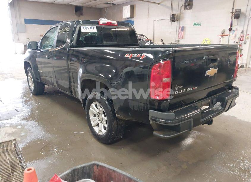 Photo 3 of 2017 Chevrolet Colorado LT (VIN 1GCHTCEN5H1287583)
