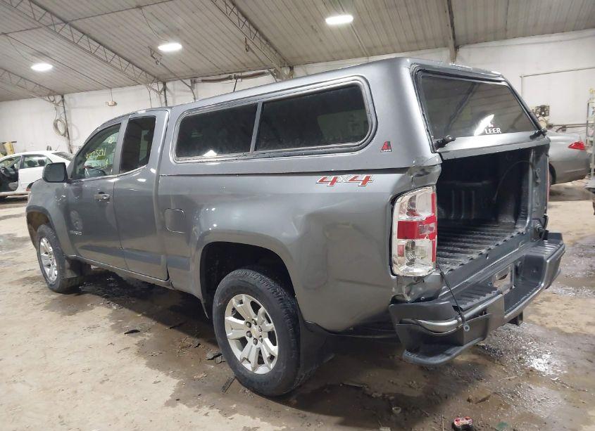 Photo 3 of 2019 Chevrolet Colorado LT (VIN 1GCHTCEN8K1349890)