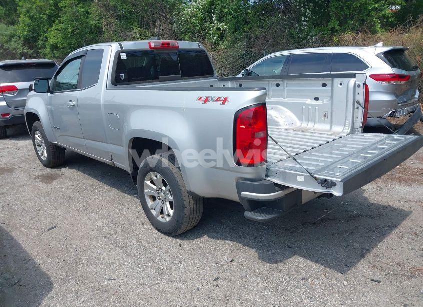 Photo 3 of 2018 Chevrolet Colorado LT (VIN 1GCHTCENXJ1137944)