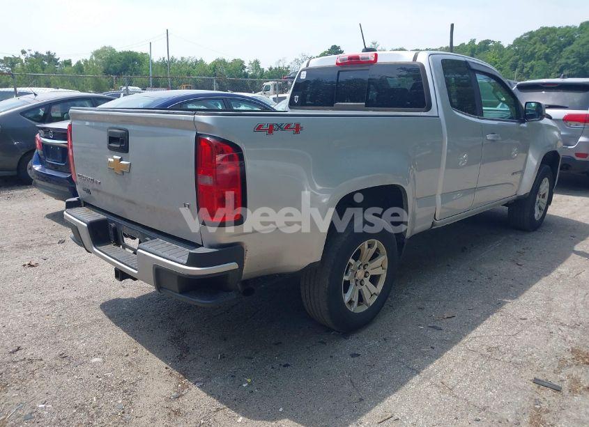 Photo 4 of 2018 Chevrolet Colorado LT (VIN 1GCHTCENXJ1137944)