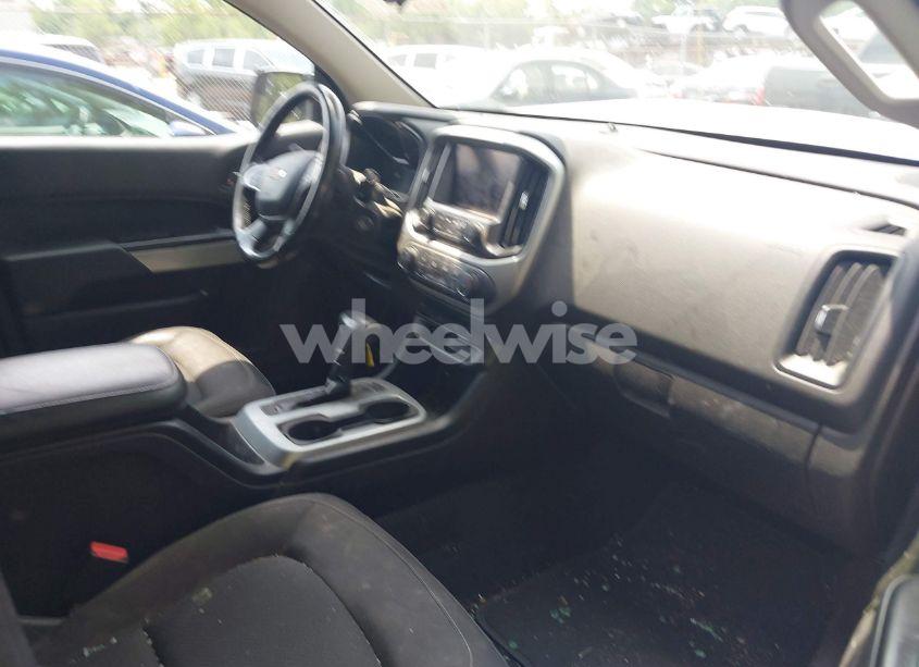 Photo 5 of 2018 Chevrolet Colorado LT (VIN 1GCHTCENXJ1137944)