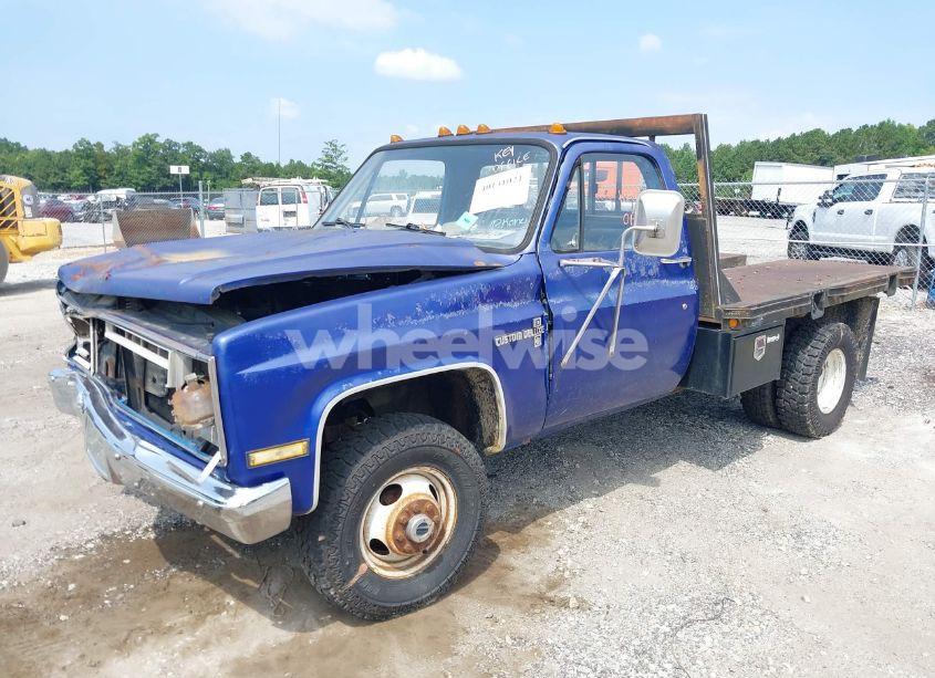 Photo 2 of 1988 Chevrolet V30 (VIN 1GCHV34KXJJ125701)