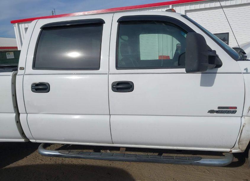 Photo 12 of 2005 Chevrolet Silverado 3500 LT (VIN 1GCJC33225F969541)