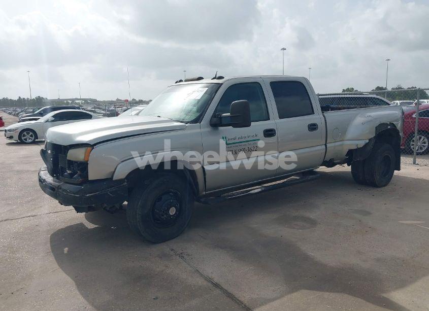 Photo 2 of 2005 Chevrolet Silverado 3500 LT (VIN 1GCJC33265F932542)