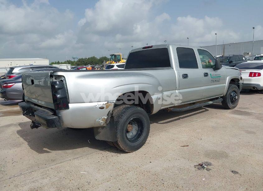 Photo 4 of 2005 Chevrolet Silverado 3500 LT (VIN 1GCJC33265F932542)