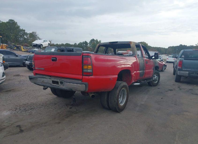 Photo 3 of 2006 Chevrolet Silverado 3500 LT1 (VIN 1GCJC39D26E267297)