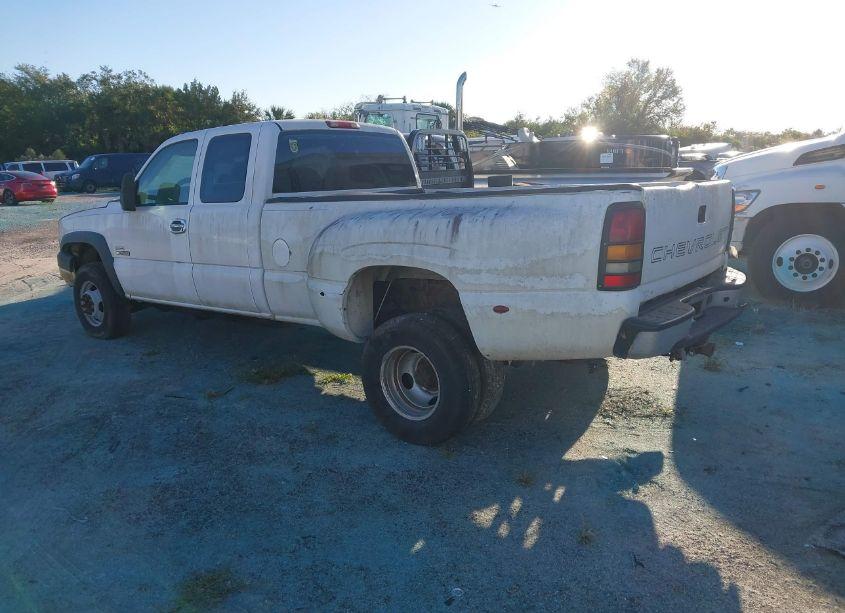 Photo 3 of 2007 Chevrolet Silverado 3500 CLASSIC WORK TRUCK (VIN 1GCJC39D37E144237)