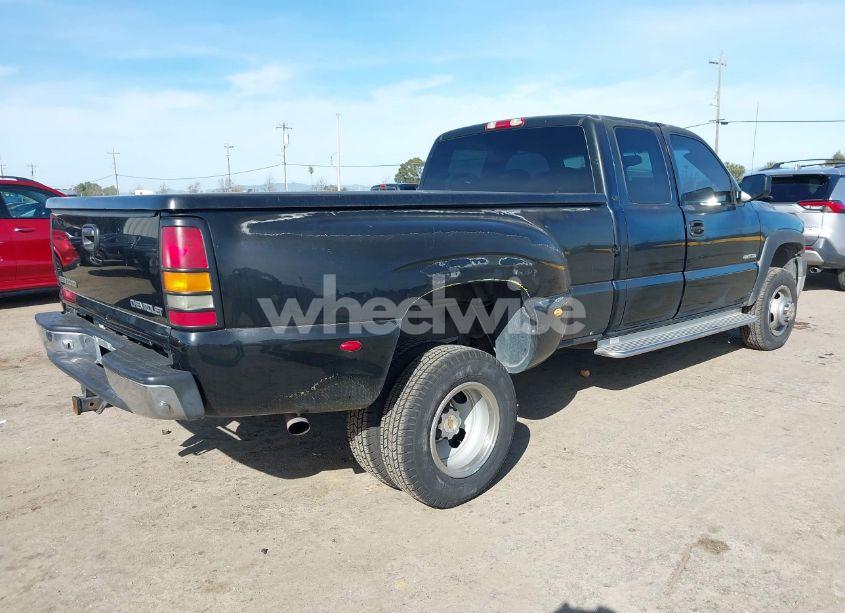 Photo 4 of 2002 Chevrolet Silverado 3500 LT (VIN 1GCJC39G52E223573)
