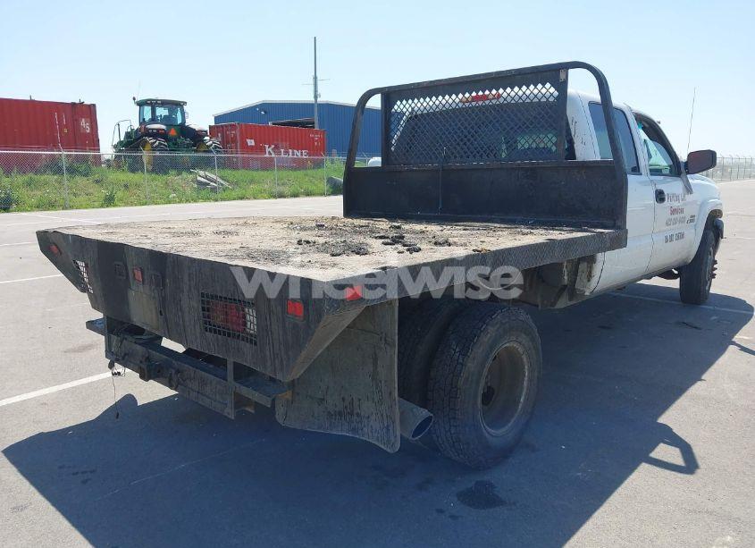 Photo 4 of 2004 Chevrolet Silverado 3500 LS (VIN 1GCJK33124F124116)