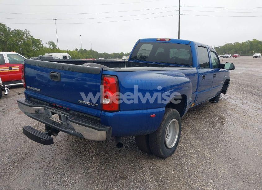 Photo 4 of 2004 Chevrolet Silverado 3500 LS (VIN 1GCJK33154F147194)