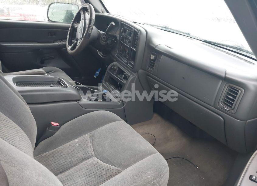 Photo 5 of 2004 Chevrolet Silverado 3500 LS (VIN 1GCJK33154F147194)