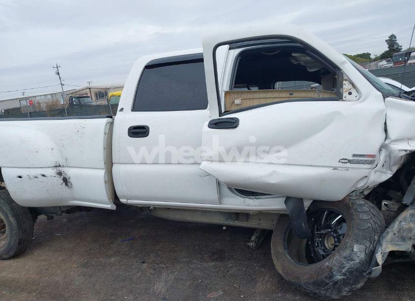 Photo 12 of 2004 Chevrolet Silverado 3500 LS (VIN 1GCJK33164F134132)