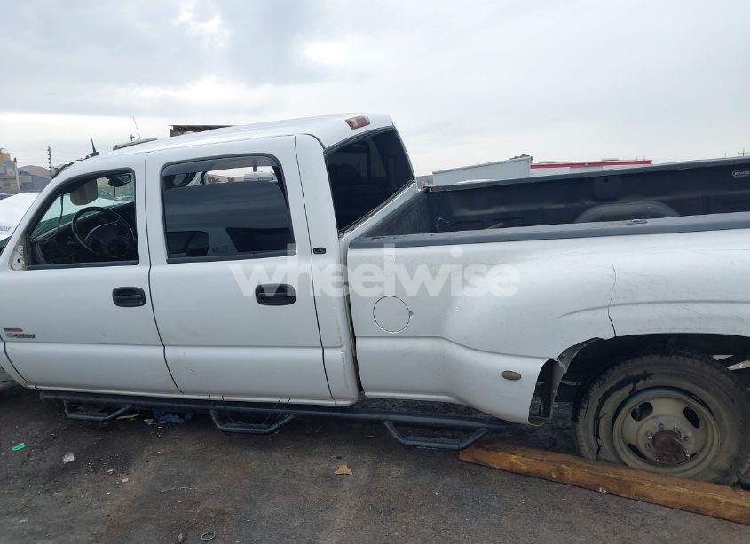 Photo 13 of 2004 Chevrolet Silverado 3500 LS (VIN 1GCJK33164F134132)