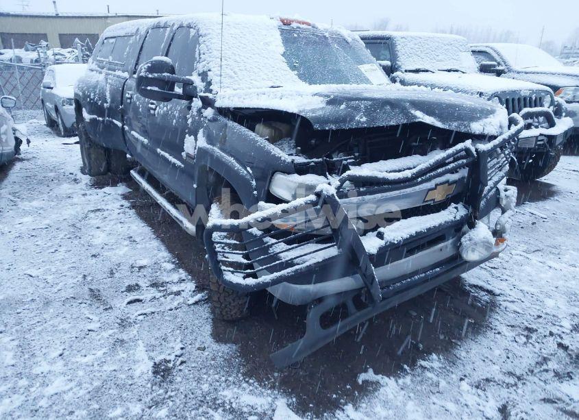 2002 Chevrolet Silverado 3500 LT (VIN 1GCJK33182F119984) main photo