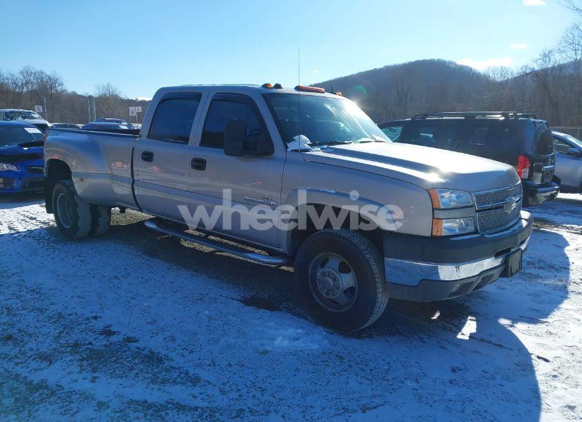 2005 Chevrolet Silverado 3500 LT (VIN 1GCJK33205F841043) main photo