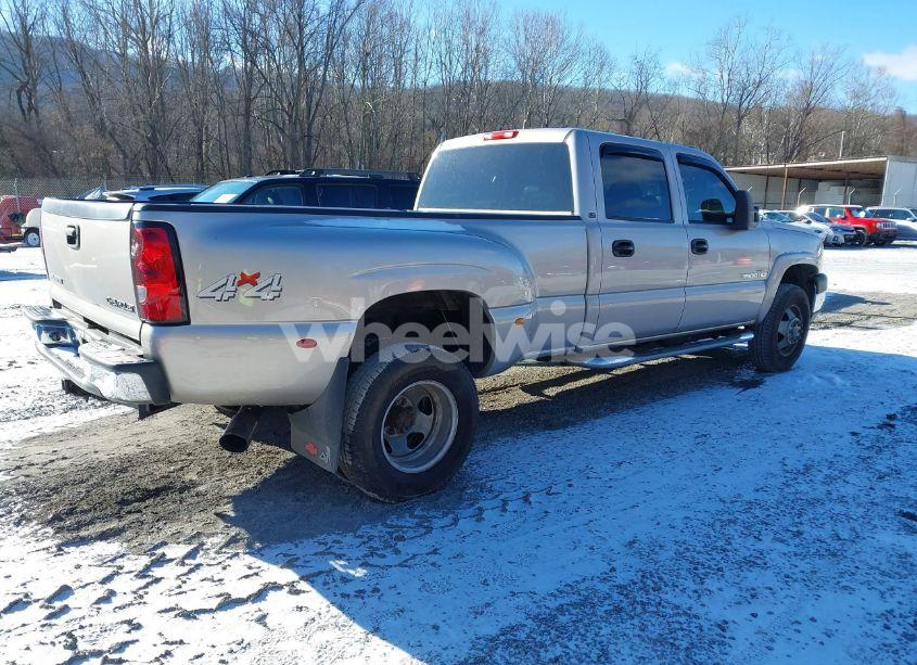 Photo 4 of 2005 Chevrolet Silverado 3500 LT (VIN 1GCJK33205F841043)