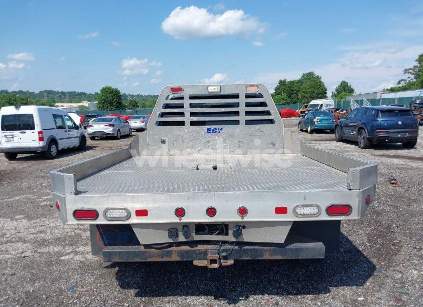 Photo 16 of 2004 Chevrolet Silverado 3500 LS (VIN 1GCJK33224F198922)