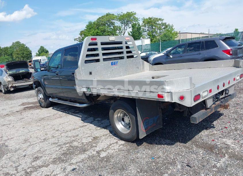 Photo 3 of 2004 Chevrolet Silverado 3500 LS (VIN 1GCJK33224F198922)