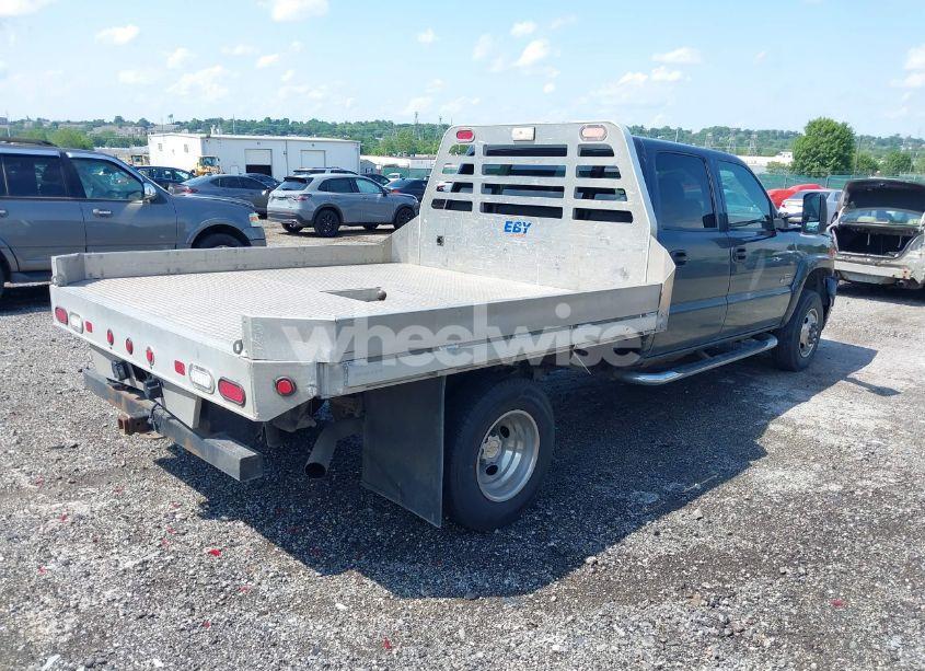 Photo 4 of 2004 Chevrolet Silverado 3500 LS (VIN 1GCJK33224F198922)