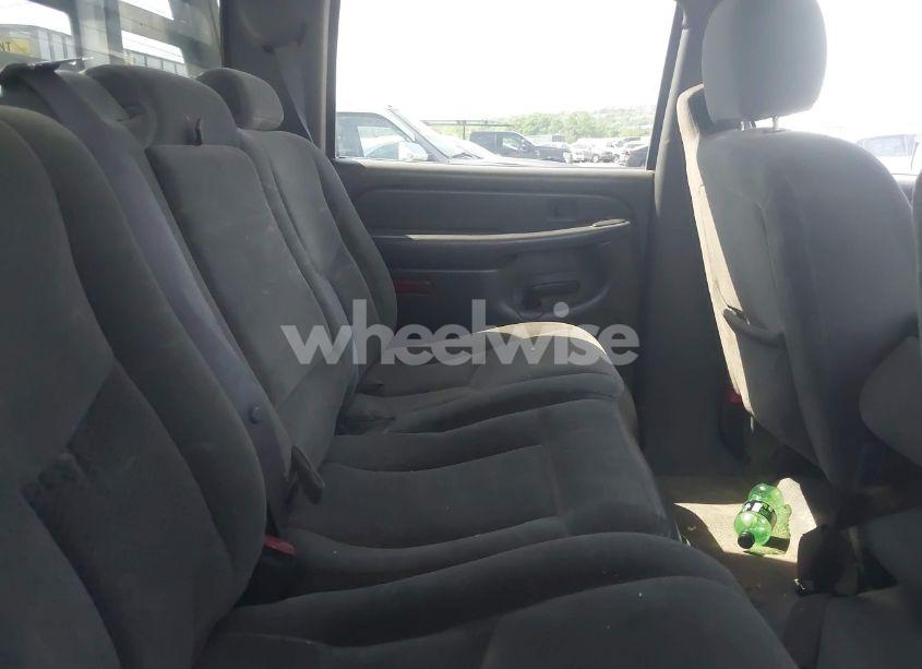 Photo 8 of 2004 Chevrolet Silverado 3500 LS (VIN 1GCJK33224F198922)