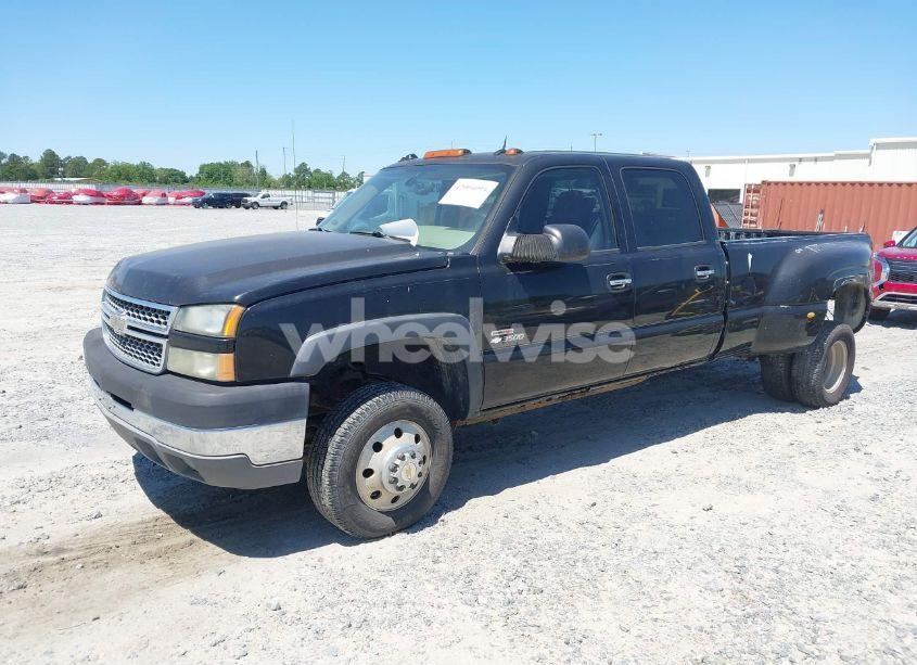 Photo 2 of 2005 Chevrolet Silverado 3500 LT (VIN 1GCJK33235F812085)