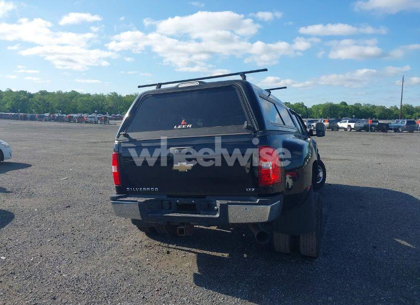 Photo 14 of 2007 Chevrolet Silverado 3500 LTZ (VIN 1GCJK33687F556743)