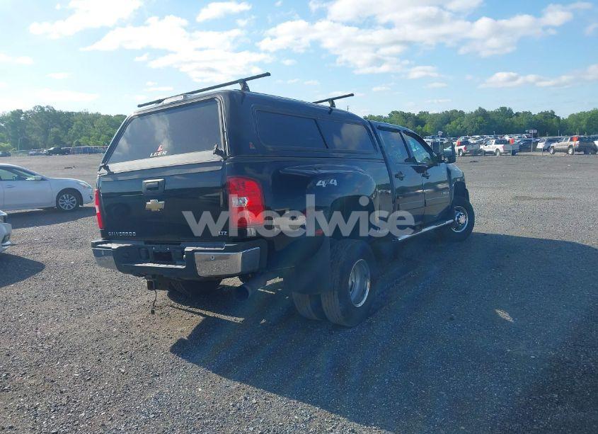 Photo 4 of 2007 Chevrolet Silverado 3500 LTZ (VIN 1GCJK33687F556743)