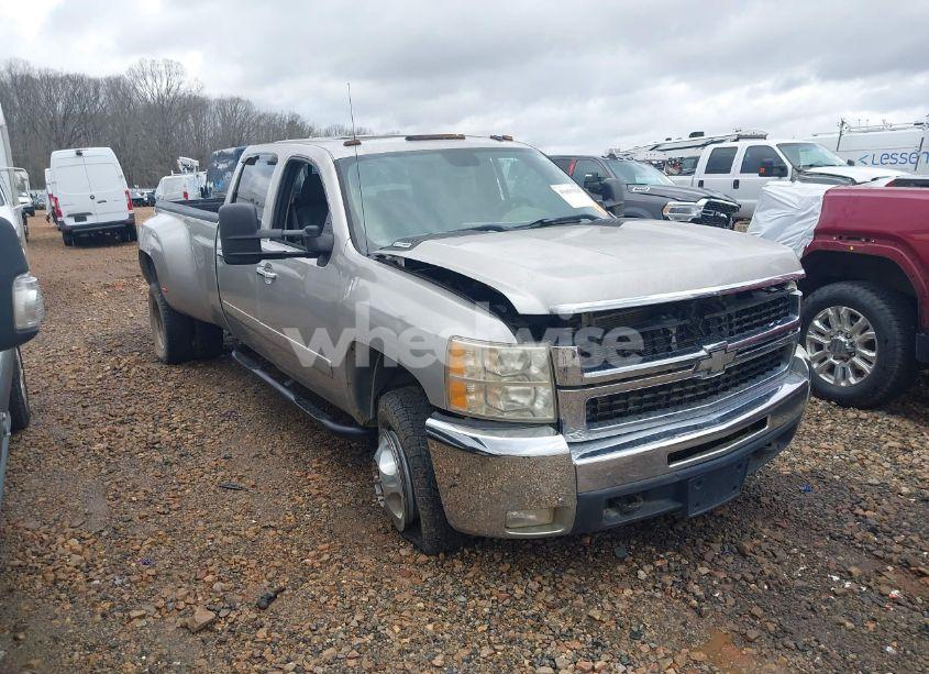 2008 Chevrolet Silverado 3500HD LTZ (VIN 1GCJK336X8F132658) main photo