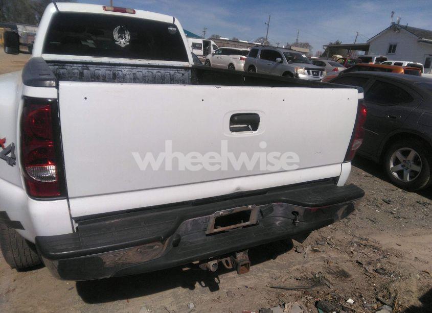 Photo 15 of 2007 Chevrolet Silverado 3500 CLASSIC LT3 (VIN 1GCJK33D27F165330)