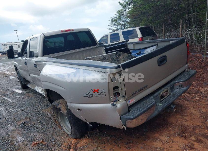 Photo 3 of 2006 Chevrolet Silverado 3500 LT3 (VIN 1GCJK33D36F182829)