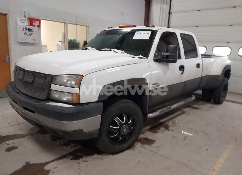 Photo 2 of 2006 Chevrolet Silverado 3500 LT3 (VIN 1GCJK33D96F248106)