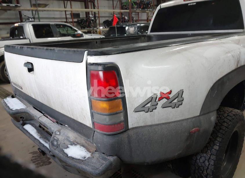 Photo 4 of 2006 Chevrolet Silverado 3500 LT3 (VIN 1GCJK33D96F248106)