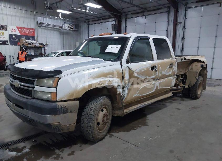 Photo 2 of 2007 Chevrolet Silverado 3500 CLASSIC LT1 (VIN 1GCJK33G87F126154)