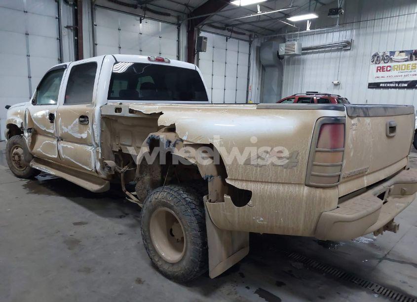 Photo 3 of 2007 Chevrolet Silverado 3500 CLASSIC LT1 (VIN 1GCJK33G87F126154)