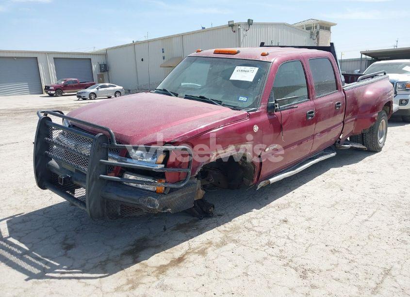 Photo 2 of 2004 Chevrolet Silverado 3500 LS (VIN 1GCJK33U94F253271)