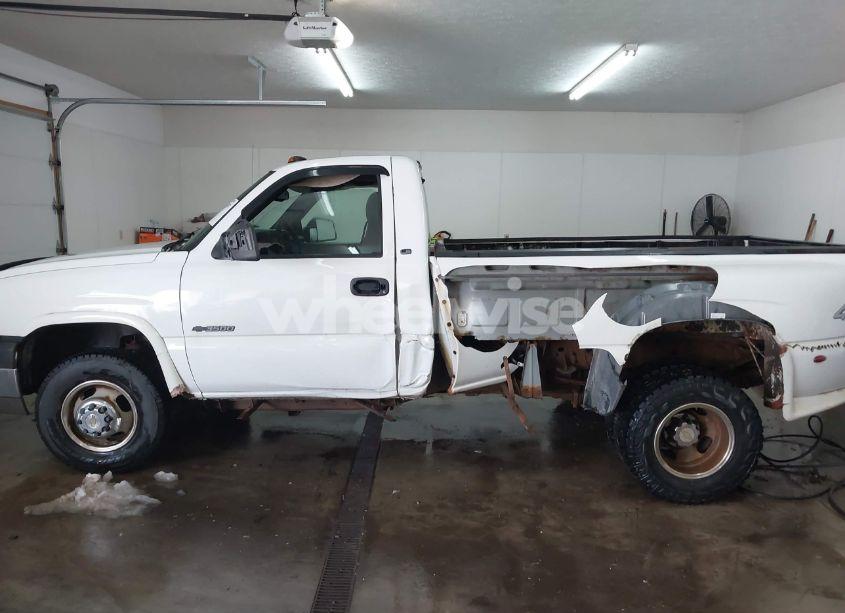 Photo 15 of 2004 Chevrolet Silverado 3500 LS (VIN 1GCJK34G34E222807)
