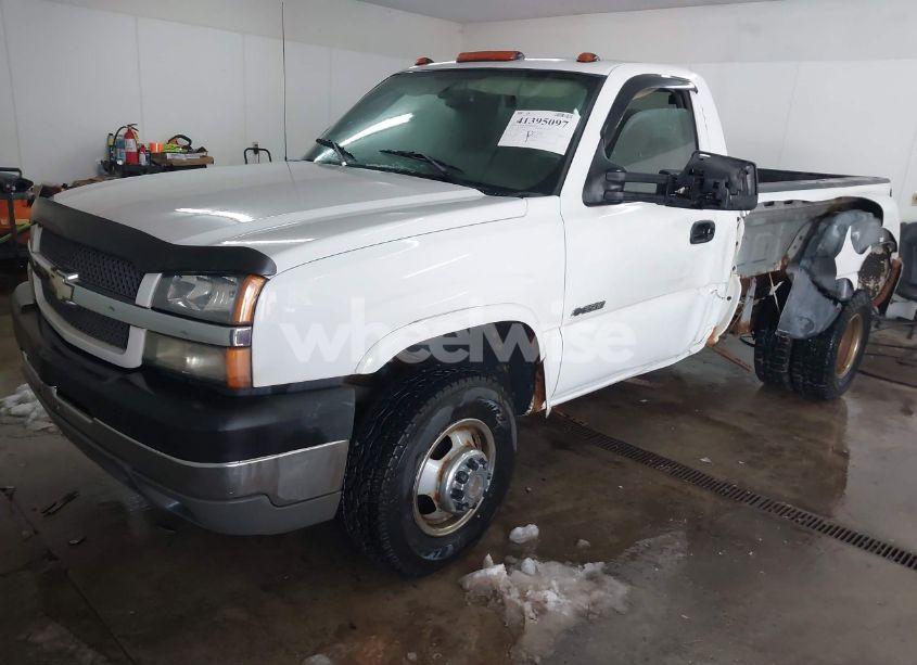 Photo 2 of 2004 Chevrolet Silverado 3500 LS (VIN 1GCJK34G34E222807)