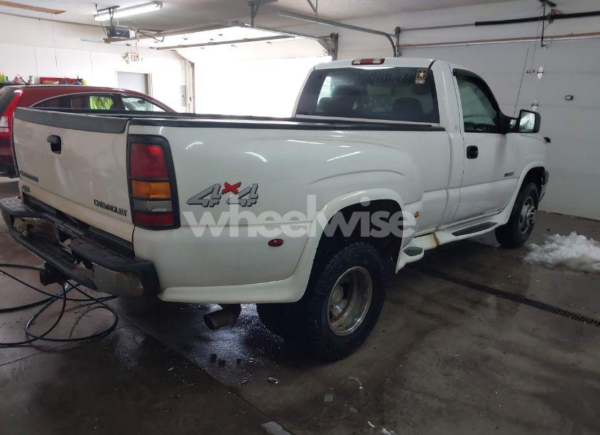 Photo 4 of 2004 Chevrolet Silverado 3500 LS (VIN 1GCJK34G34E222807)