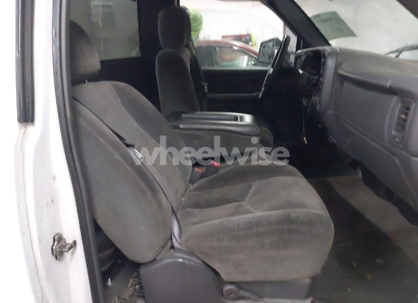 Photo 7 of 2004 Chevrolet Silverado 3500 LS (VIN 1GCJK34G34E222807)