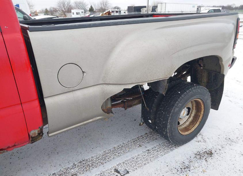 Photo 11 of 2003 Chevrolet Silverado 3500 LS (VIN 1GCJK39113E184061)